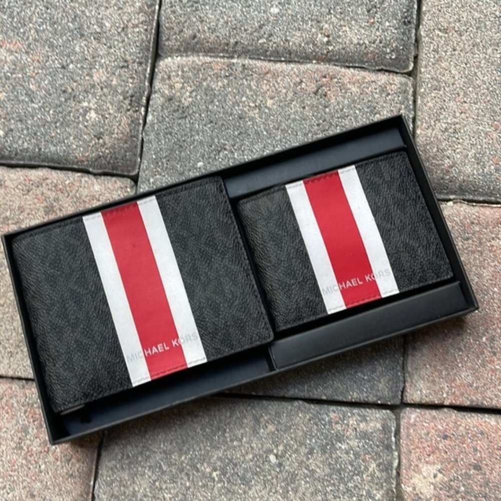 Michael Kors Boxed Signature 3 in 1 Bifold Wallet In Black / Flame Red - Picture 2 of 16